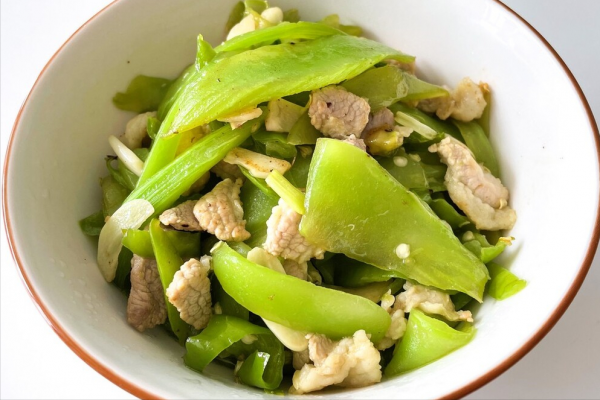 莴苣炒之前用焯水吗