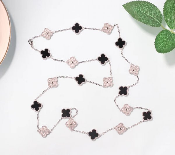 四叶草项链的寓意和象征