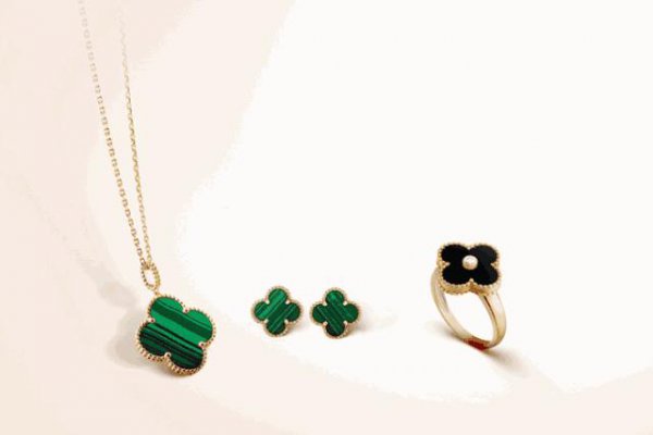 四叶草项链的寓意和象征