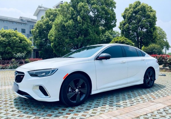 君威十六万能落地吗