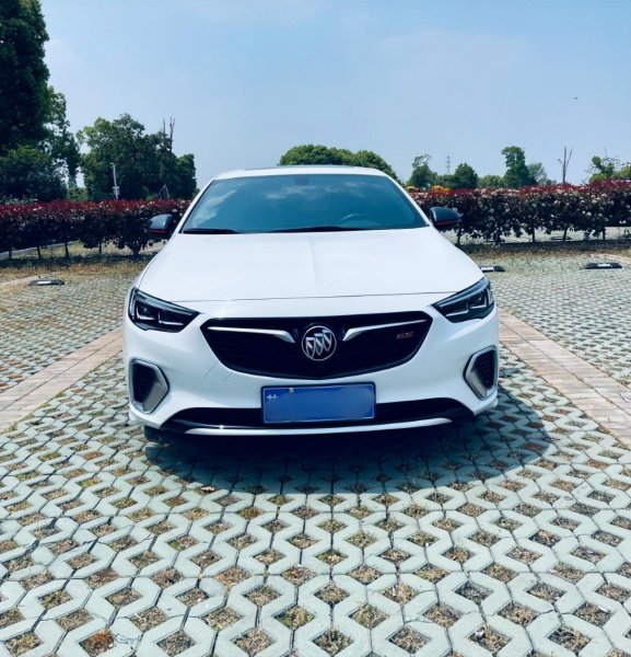 君威十六万能落地吗