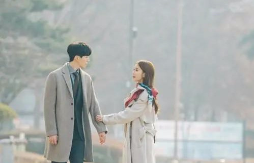 当男生开始和你聊前女友了