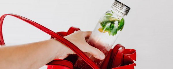 怎么分辨水杯塑料材质