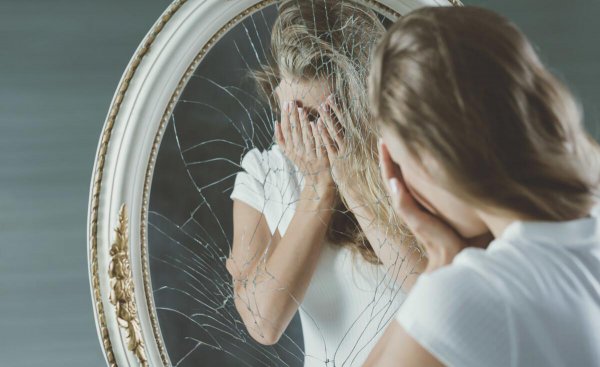 自我怀疑自我否定是什么心理问题