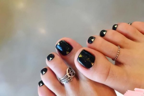 油性指甲油和水性指甲油的区别图片