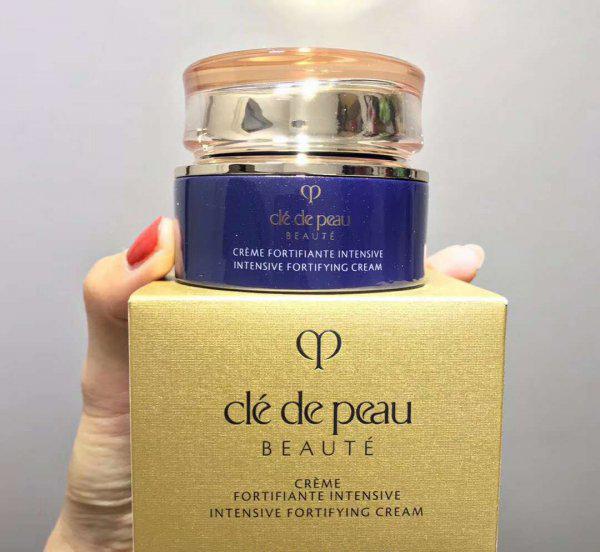 肌肤之钥是哪里的品牌