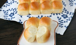 在家怎么制作面包 奶香小面包的烹饪技巧