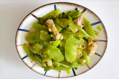 莴苣炒之前用焯水吗 莴笋怎么做才好吃又清脆入味