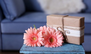 纪念日买什么礼物 纪念日送什么礼物合适