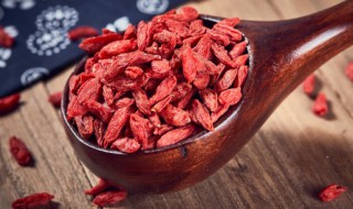 枸杞泡水隔夜能喝吗 枸杞泡水过了一夜还可以喝吗