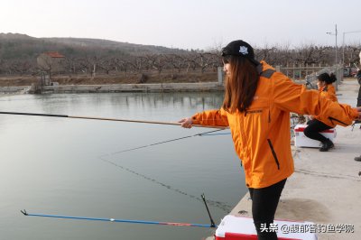 新手第一次怎么钓鱼相关技巧 初学者注意什么能钓到鱼