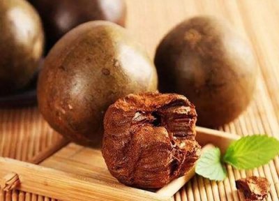 罗汉果泡水需要去壳吗 罗汉果皮和肉能一起泡水喝吗