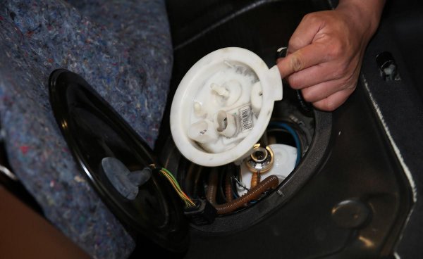 汽车上坡动力不足加速无力什么原因