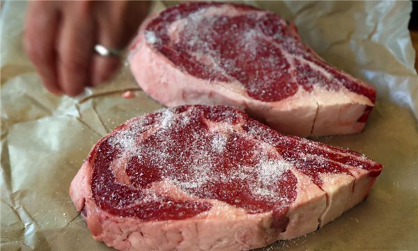 煎牛排用什么油