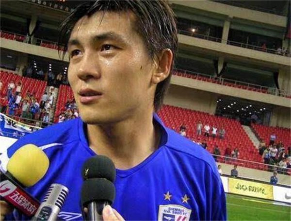 足球远动员张玉宁个人简历