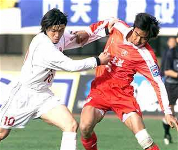 足球远动员张玉宁个人简历