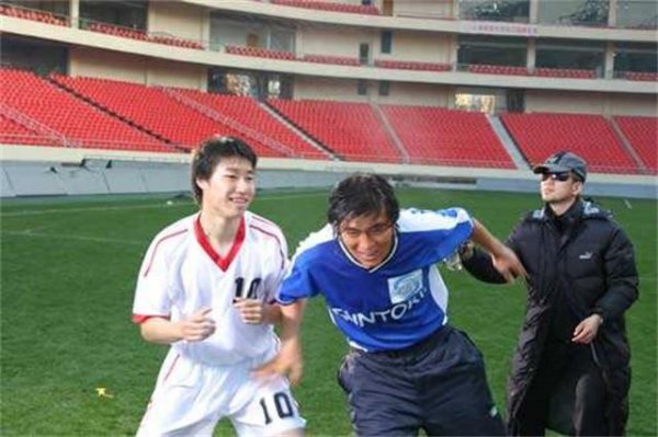 足球远动员张玉宁个人简历