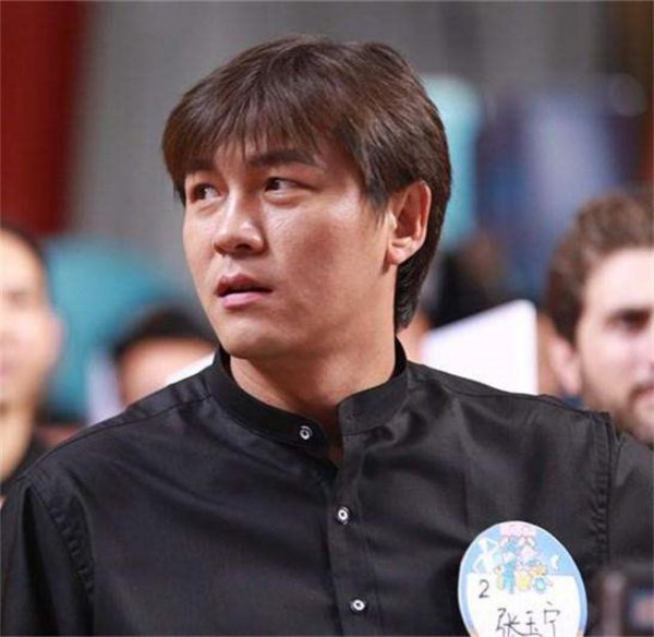 足球远动员张玉宁个人简历