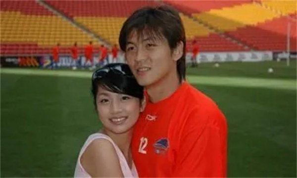 足球远动员张玉宁个人简历