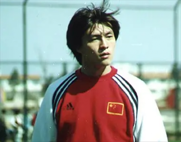 足球远动员张玉宁个人简历