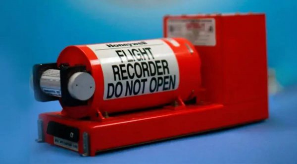 飞机上黑匣子的作用