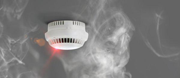 烟雾报警器一直响怎么关掉