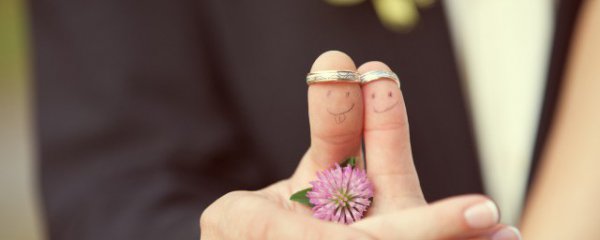 男孩子佩戴什么好