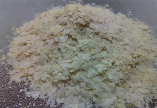 夏季钓鲫鱼饵料用腥还是香