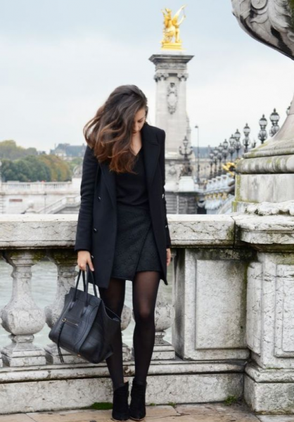 黑色丝袜配什么穿好看