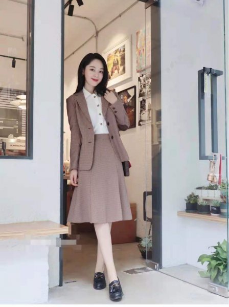 a字裙搭配什么上衣好看