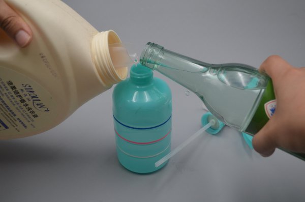 如何洗羽绒服妙招