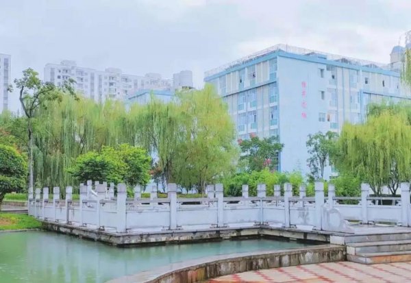 云南二本大学哪所值得报考