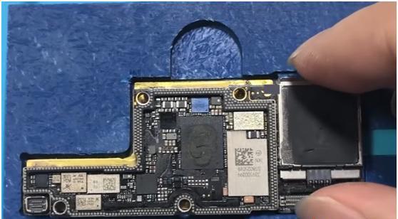 苹果x摔了一下屏幕失灵