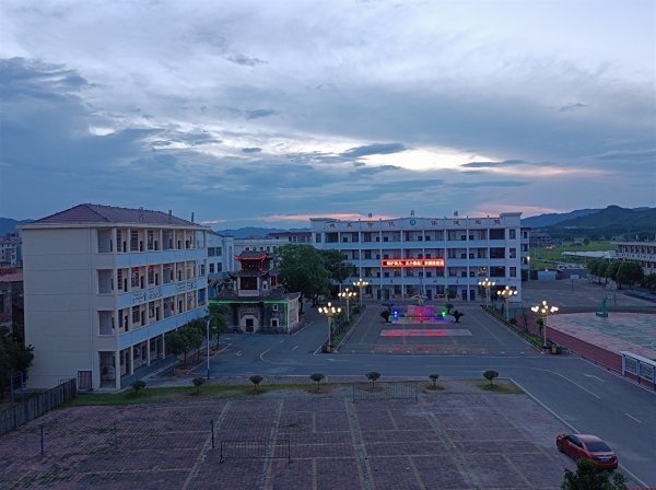 电子科技大学成都学院是几本院校