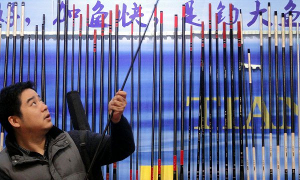 新手钓鱼的鱼竿怎么选