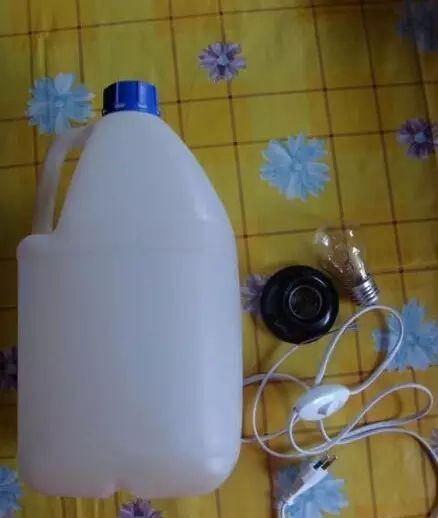 用一个矿泉水瓶子做手工