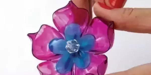 用一个矿泉水瓶子做手工