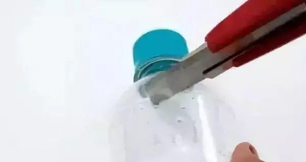 用一个矿泉水瓶子做手工