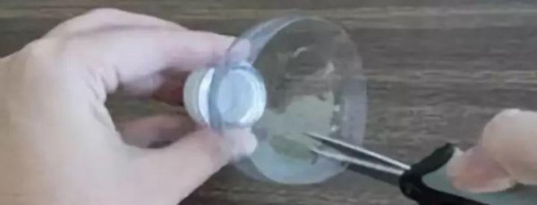 用一个矿泉水瓶子做手工