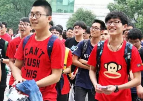 孩子中考穿什么颜色衣服寓意好