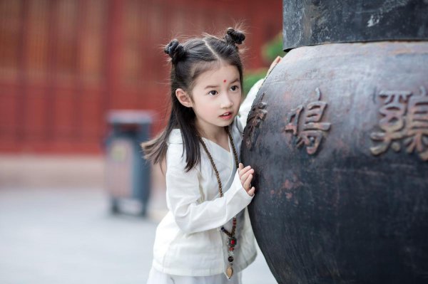 描写儿童天真可爱的诗句