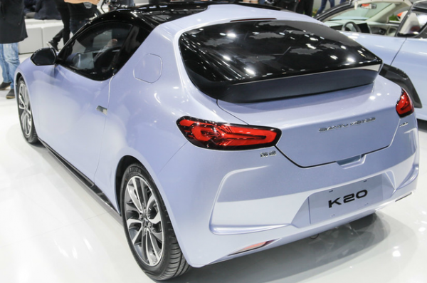 一个蜻蜓的车标是什么车