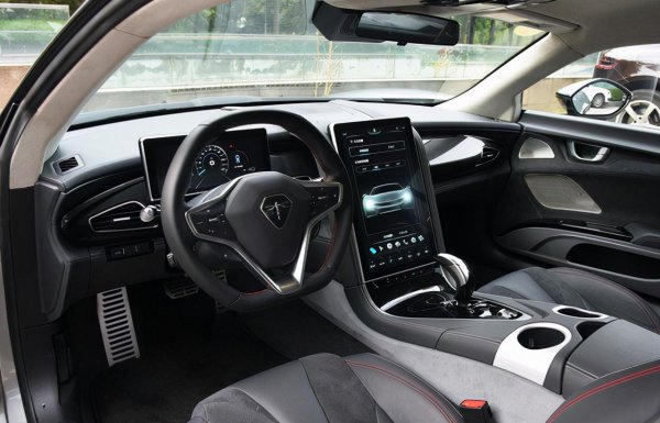 一个蜻蜓的车标是什么车