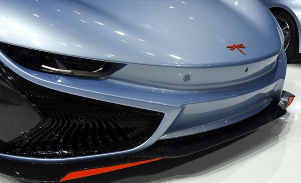 一个蜻蜓的车标是什么车