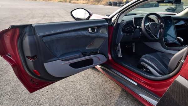 一个蜻蜓的车标是什么车