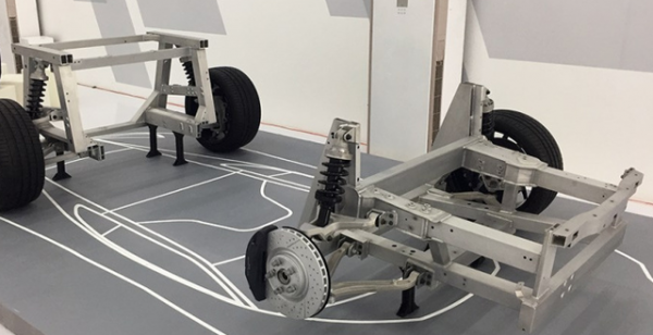 一个蜻蜓的车标是什么车