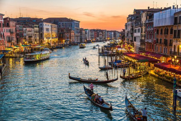 意大利国土面积有多少