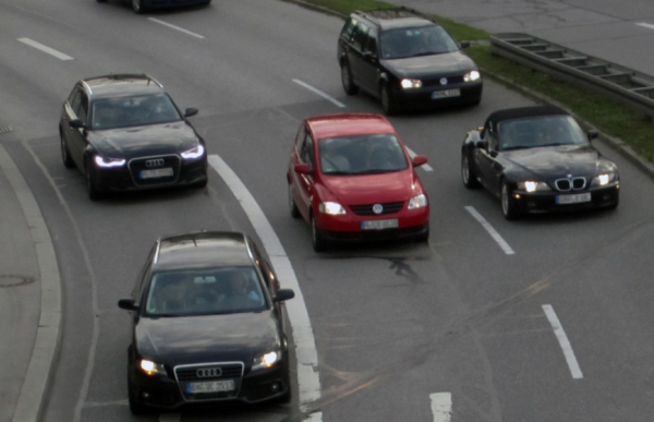 日间行车灯能关闭吗