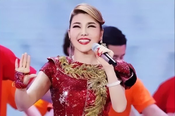 乌兰图雅结过几次婚