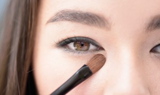 怎样化妆让眼睛变大 如何化妆让眼睛变大